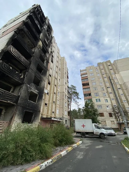 Edifícios Residenciais Destruídos Danificados Irpen Após Invasão Russa Ucrânia Após — Fotografia de Stock