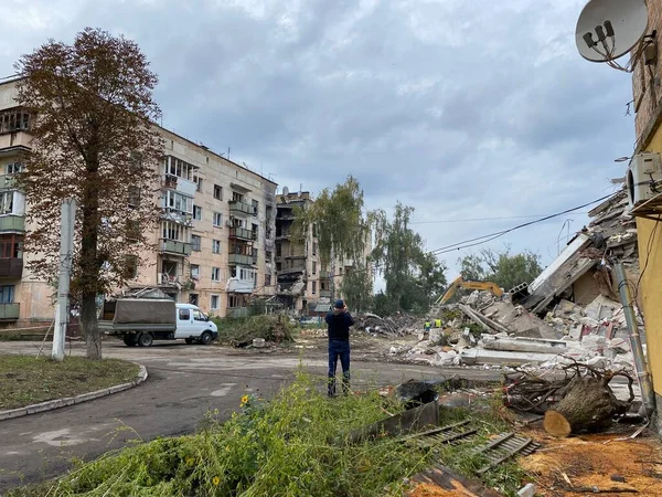 Förstörda Och Skadade Bostadshus Gostomel Efter Ryska Invasionen Ukraina Efter — Stockfoto