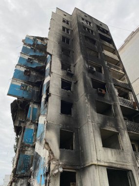 Rusya 'nın Ukrayna' yı işgalinden sonra Borodyanka 'daki yerleşim alanlarının yıkılması ve hasar görmesi