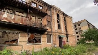 Rusya 'nın Ukrayna' yı istila etmesinden sonra Gostomel 'deki yerleşim yerleri yıkıldı ve hasar gördü.