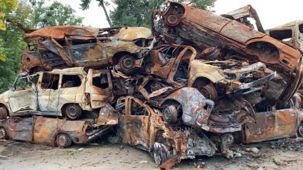 Egy Rakás Leégett Páncélozott Autó Gosztomelben Kijev Környékén — Stock videók