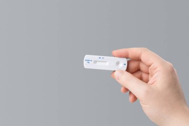 Covid hızlı antijen burun testi. Evde ya da Corona test istasyonunda kendini test et..