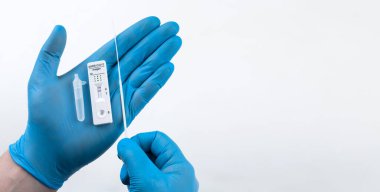 Ekspres korona testi. Negatif covid antijen testi.