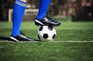 Deri top ile geleneksel futbol oyunu