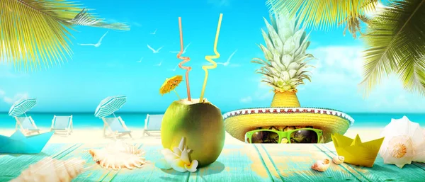 Tropická Letní Dovolená Koncept Vtipným Ananasem — Stock fotografie