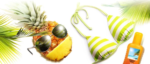Conceito Férias Verão Tropical Com Abacaxi Engraçado — Fotografia de Stock
