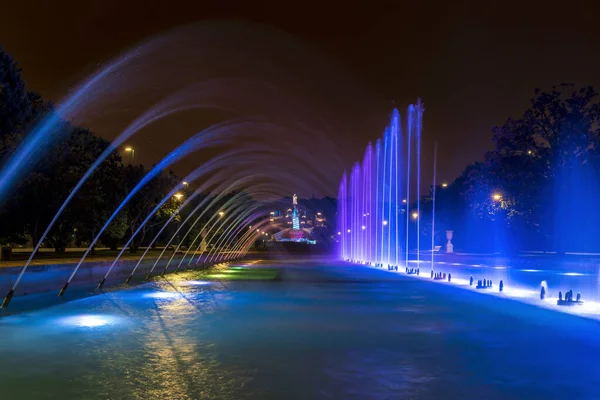 Fontána Vodními Tryskami Osvětlená Noci Fontáně Veřejného Parku José Antonio — Stock fotografie
