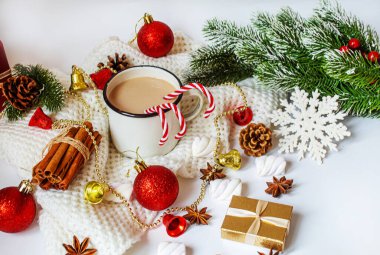 Marşmelovlu Noel Kakaosu. Neweyar Tatili. Seçici odaklanma. Yemek