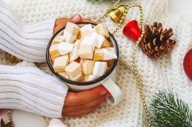 Noel içkisi. Mutlu yıllar. Seçici odak bütünlüğü