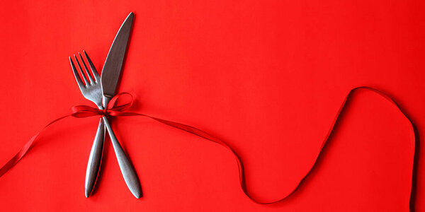 Романтический ужин для возлюбленных. Выборочный фокус.