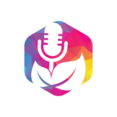 Podcast yaprağı doğa ekoloji vektör logosu tasarımı. Mikrofonlu ve yapraklı Podcast talk show logosu.