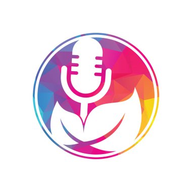 Podcast yaprağı doğa ekoloji vektör logosu tasarımı. Mikrofonlu ve yapraklı Podcast talk show logosu.