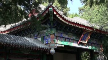 Yaz Sarayı yürüme insanlarla pavyonlar