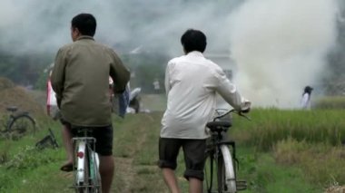 Vietnamlı bir bisiklet, arazi