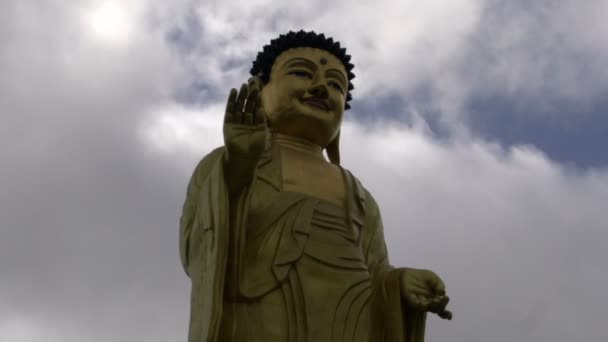 Złoty Budda w Ułan Bator, mongolia — Wideo stockowe