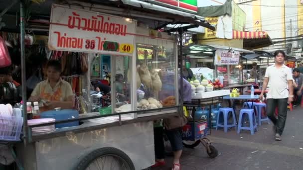 Strada trafficata a Chinatown Bangkok — Video Stock