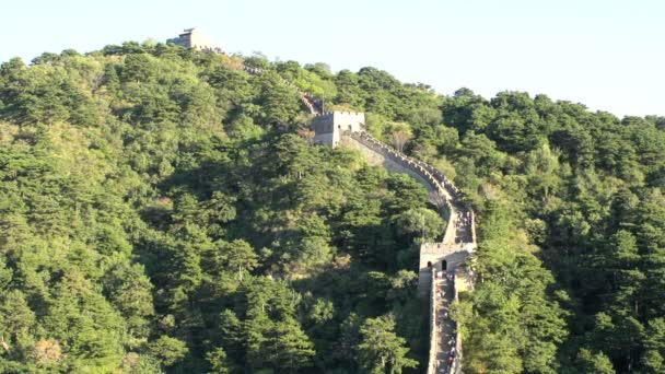 Turystów w Wielki Mur Chiński — Wideo stockowe