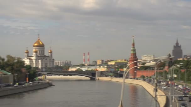 Moskova kremlin için Kurtarıcımız Mesih'in Katedrali'nden — Stok video