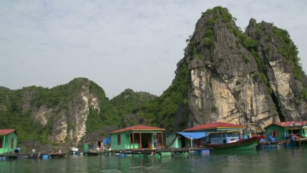 Village de pêcheurs flottant — Video