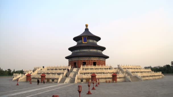 Tourisme se promenant autour du Temple du Ciel — Video