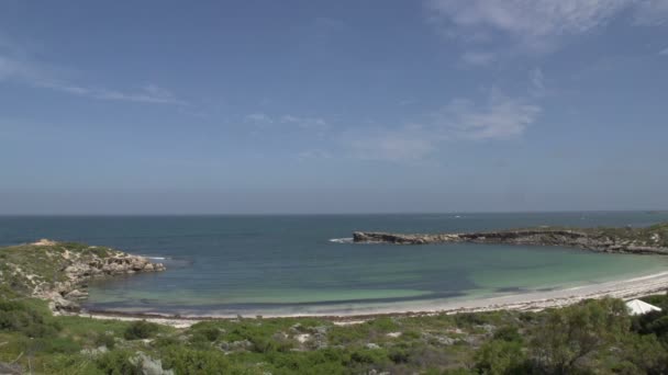 Plaża i Zatoka w pobliżu miasta cervantes — Wideo stockowe
