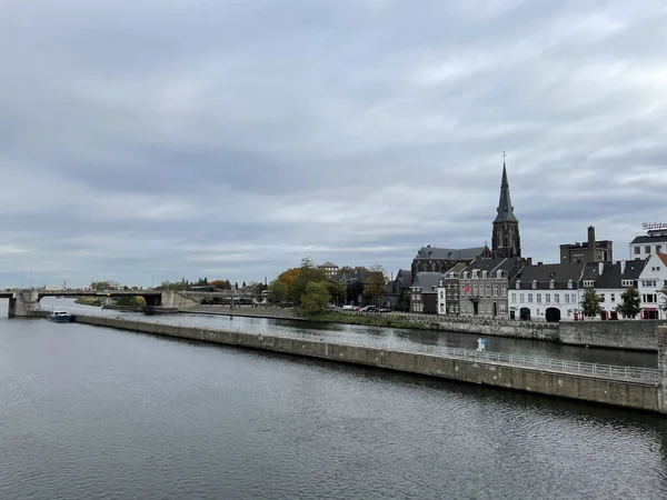 Maas Een Bewolkte Herfstdag Maastricht Zuid Limburg — Stockfoto