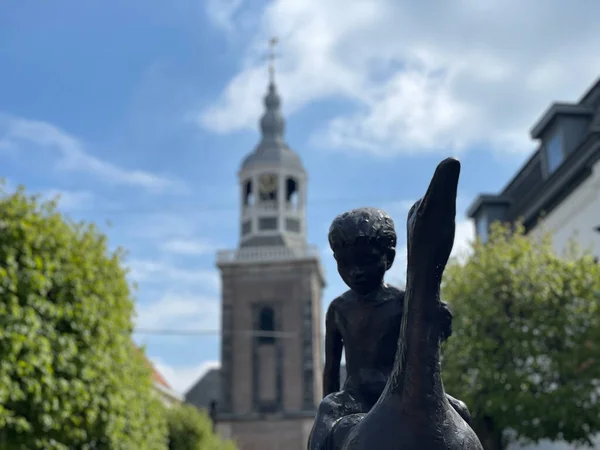 Статуя Перед Большой Церковью Альмело Grote Kerk Твенте Нидерланды — стоковое фото