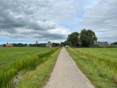 Hollanda, Friesland 'da Deinum' a giden yol