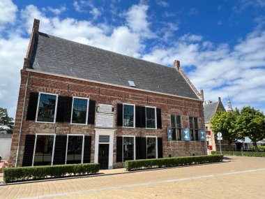 Hollanda 'nın Friesland kentindeki eski Franeker şehrinde mimarlık.