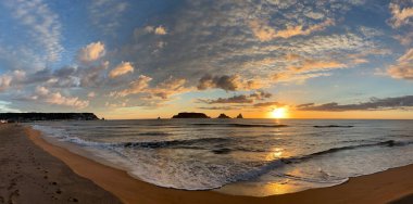 İspanya 'da Costa Brava' da L 'Estartit' te gün doğumundan itibaren Panorama