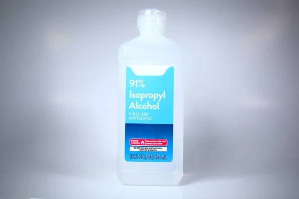 Bottiglia Plastica Isolata Alcol Isopropilico Con Etichetta — Foto Stock