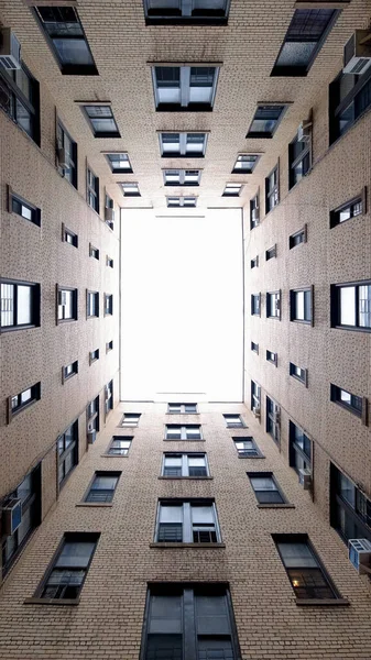 Licht Aan Het Einde Van Tunnel Abstracte Opwaartse Weergave Van — Stockfoto