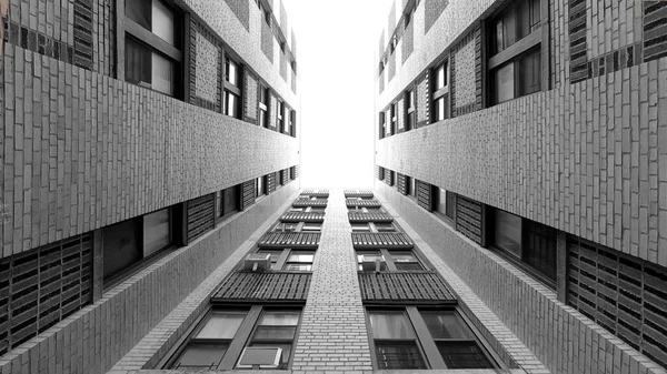 Bottom Perspective 1930S Bronx Apartment Building Abstract Black White Wide — Stock Photo, Image