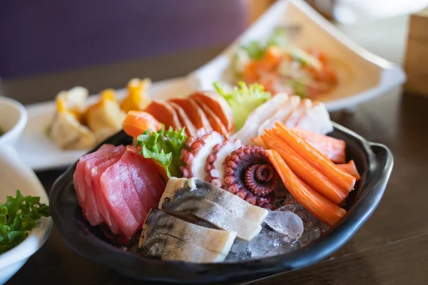 Japans Eten Sashimi Sashimi Set Zalm Wasabi Vis Concept Voor — Stockfoto