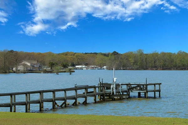 Muelle Madera Lago Muelle Aterrizaje Estación Primavera Navegación Río —  Fotos de Stock