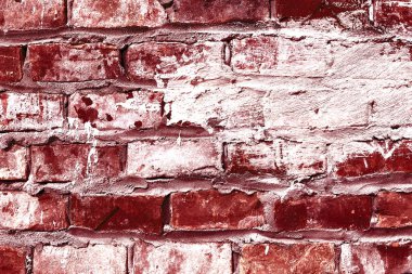 Duvara boyanmış, kırmızı tuğlalı bir depo, sokak bina, çatı katı dış görünüş, iç mekan yaşlandırılmış.