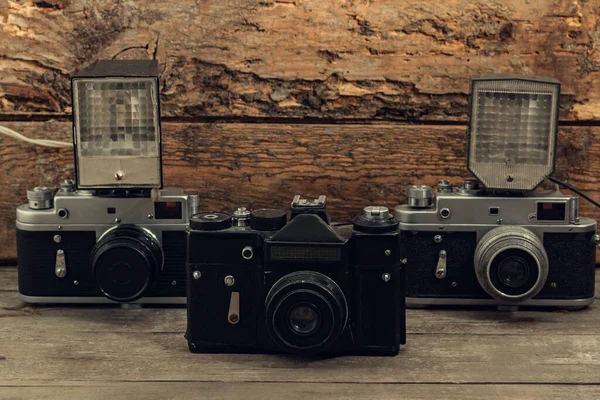 Retro Kamera Auf Einem Hölzernen Vintage Hintergrund — Stockfoto