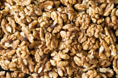 siyah arka plan üzerine ceviz