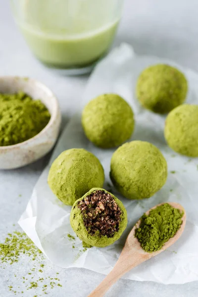 Raw Vegan Green Tea Matcha Energy Balls Dates Nuts Close Лицензионные Стоковые Изображения