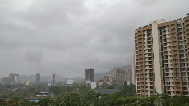 Lasso Tempo Nuvole Pioggia Una Zona Residenziale Suburbana Thane Mostra — Video Stock