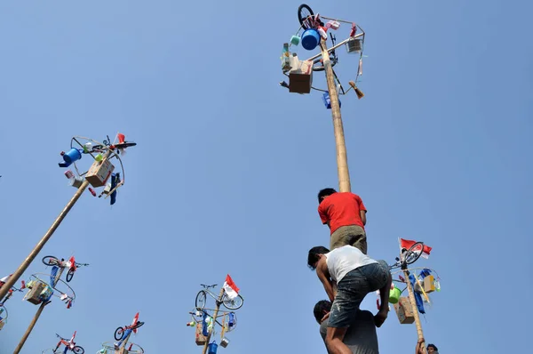Jakarta Indonesien August 2014 Panjat Pinang Oder Areca Kletterwettbewerb Anlässlich — Stockfoto
