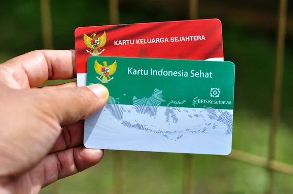 Jakarta Indonesia September 2022 Holds Prosperous Family Card Healthy Indonesia — Stok Foto