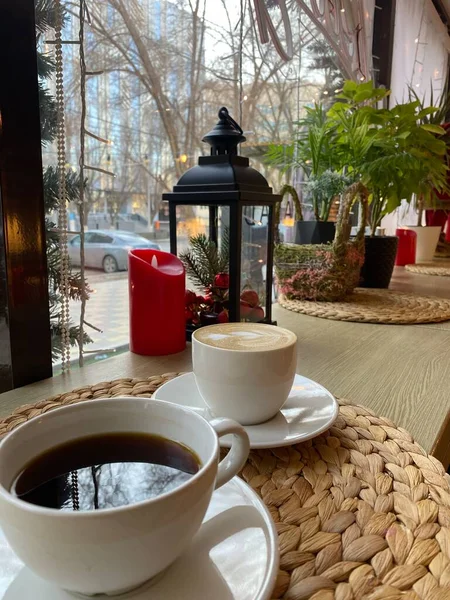 Piękne romantyczne gorące pyszne kawy z pianką powietrza — Zdjęcie stockowe