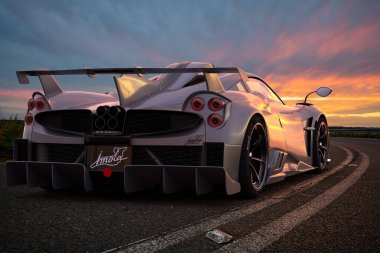 Pagani Imola - daha hızlı, uzlaşmaz Huayra evrimi