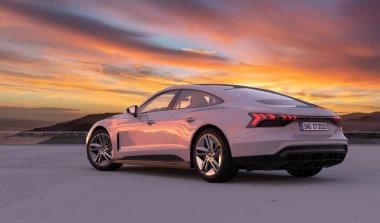 elektrik Audi E-Tron GT RS