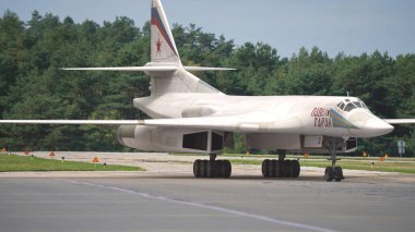 Rus stratejik bombacı Tu-160