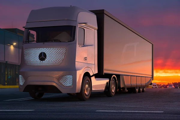 Camión Eléctrico Mercedes Con Semirremolque —  Fotos de Stock