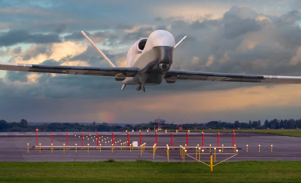 Northrop Grumman Global Hawk Вылетел Аэропорта — стоковое фото