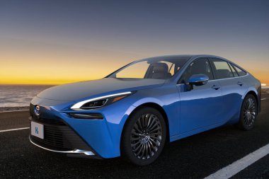 TOYOTA MIRAI - hidrojen yakıt hücreleriyle çalışan bir araba 