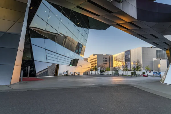 Bmw Welt Multifunctional Exhibition Center Which Combines Display Bmw Brand — Stock Photo, Image